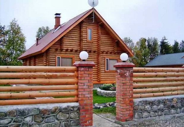 Бревенчатый забор