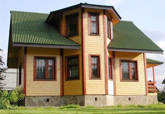 Дом с эркером