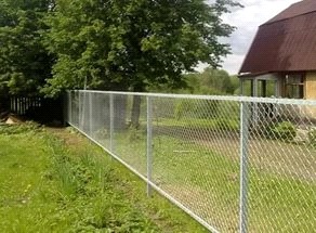Забор из сетки рабицы
